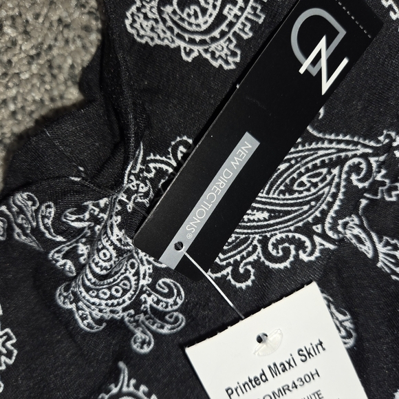 New Directions Black and White Maxi Skirt - Picture 3 of 3